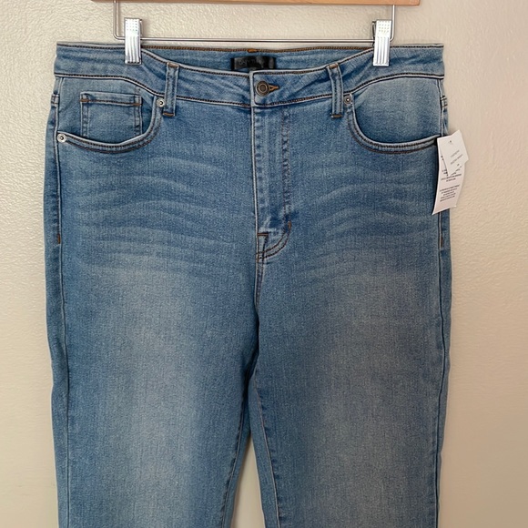 NWT Daily Thread Hi Rise Flare Bootcut Jean. 14 - Picture 2 of 8